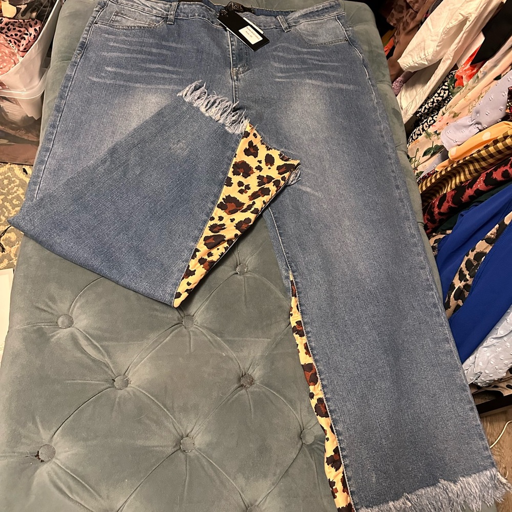 Lucky & blessed size 22 cropped leopard panel jeans new with tags!